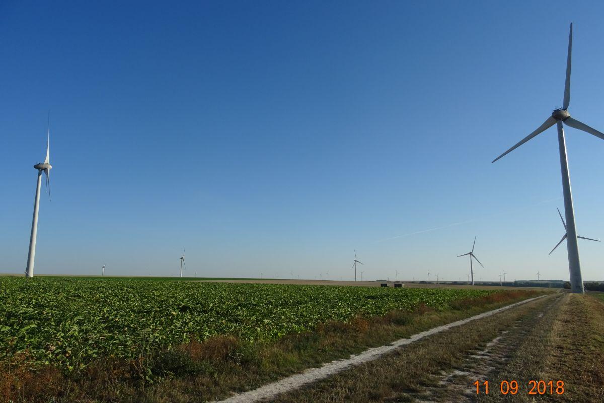 éolienne en zone agricole